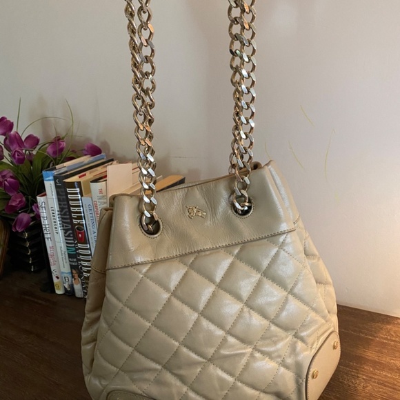 Burberry bucket bag - Picture 2 of 8